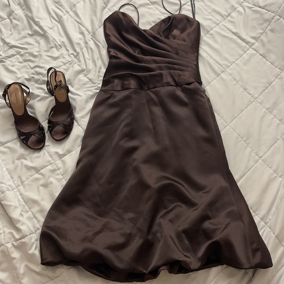 Beautiful Vera Wang Brown Dress Size 6 